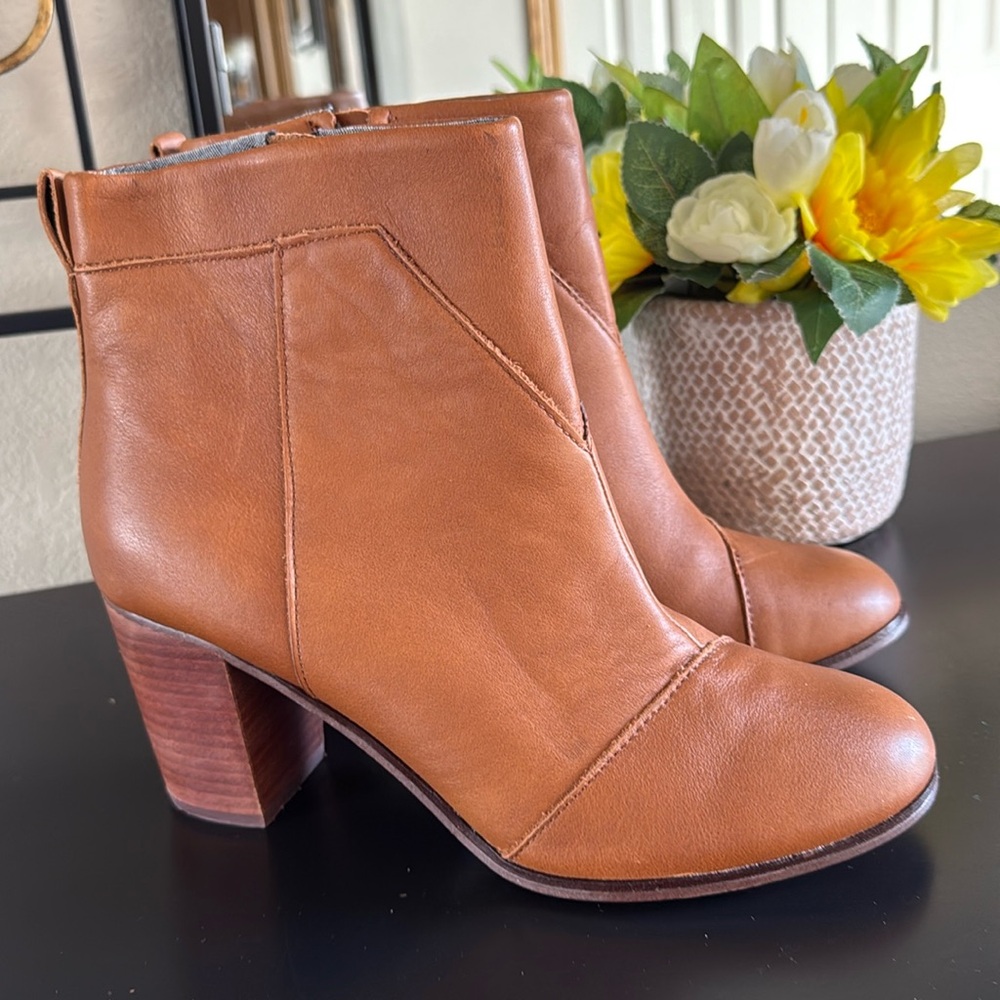 Tom’s Vegan Ankle Boots - Picture 3 of 12